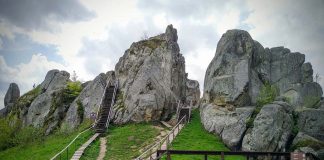 Тустань, Кам’янецький водоспад і Журавлине озеро.